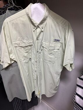 Columbia Men’s Short-Sleeve Button-Down Shirt - Light Green